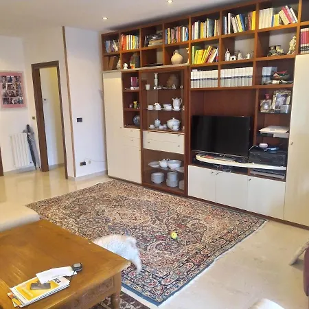 Quiet Residential Area Outside The Center For Family شقة *